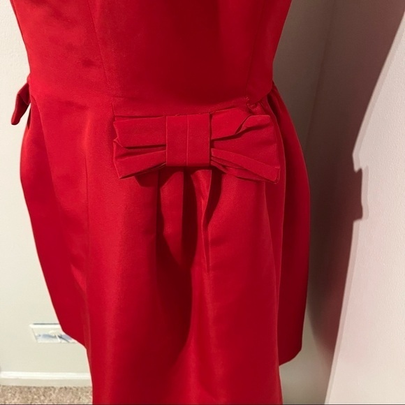 Taylor women’s red sleeveless dress with bow accents. Classy Holiday Size 10 - Picture 9 of 9